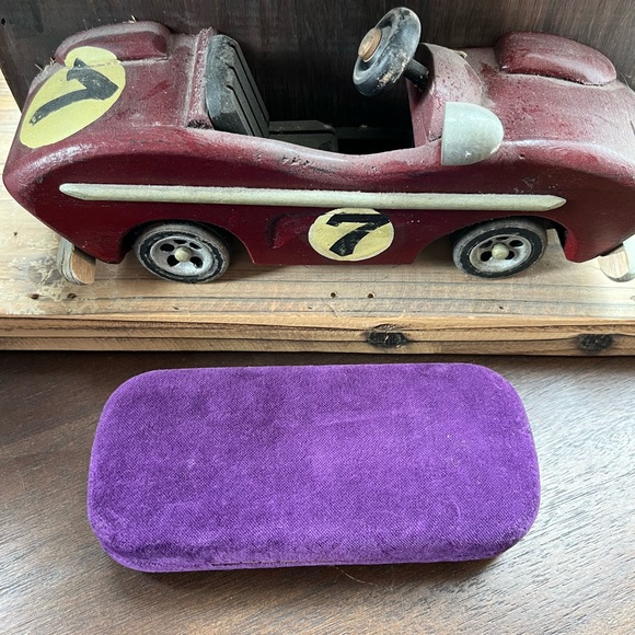 Gorgeous Purple and Yellow Gucci Case for Glasses - Picture 4 of 5